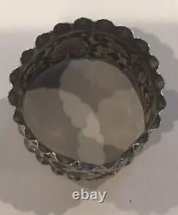 English Pie Crust Edge Embossed sterling silver Napkin Ring Serviette Holder