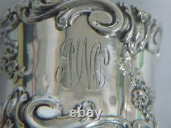 Arrêt D'une Vinture Sterling Silver Napkin Ring Withflowers & Ornate Scrolling