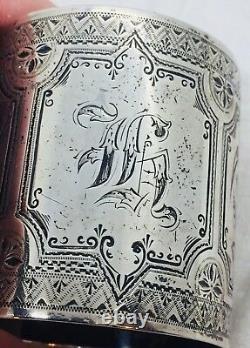Bague de serviette large en argent sterling américain antique avec un motif de chasse orné
