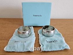 Paire d'anneaux de serviette en argent sterling monogrammés AE EE de Tiffany & Co